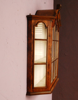 j-967-f アンティークウォールキャビネットの横