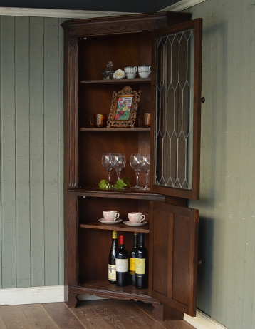 j-969-f アンティークコーナーキャビネットのオープン時