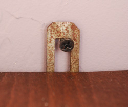 j-984-f アンティークウォールキャビネットのネジ穴