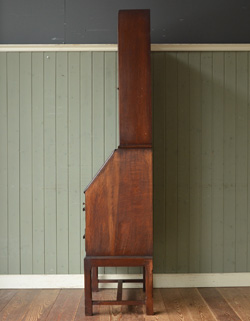 j-991-f アンティークブックビューロー（本棚兼デスク）の横