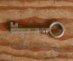 j-993-f アンティークガラスキャビネットの鍵