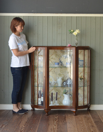 j-993-f アンティークガラスキャビネットのモデル入り