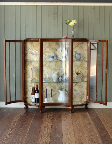 j-993-f アンティークガラスキャビネットのオープン時