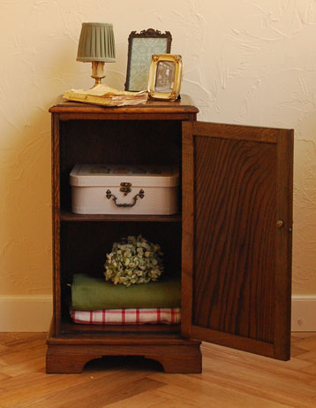 j-996-f アンティークナイトテーブルのオープン時