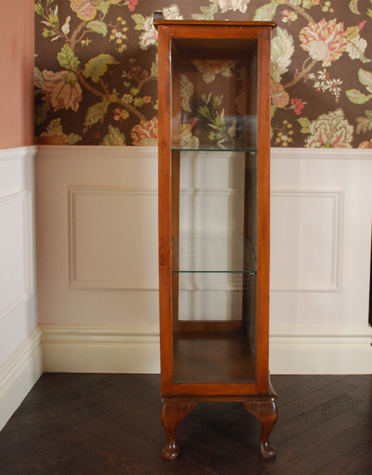 k-1049-f アンティークガラスキャビネットの横