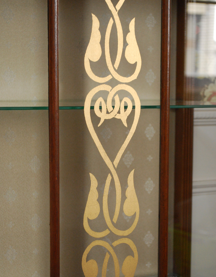 k-1049-f アンティークガラスキャビネットの装飾