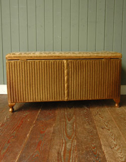 ソファにもなるオシャレな収納BOX。ロイドルーム ブランケットボックス