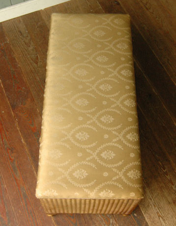 ソファにもなるオシャレな収納BOX。ロイドルーム ブランケットボックス