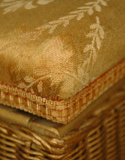 ソファにもなるオシャレな収納BOX。ロイドルーム ブランケットボックス