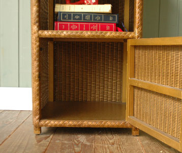 心やすらぐ癒しの空間をあなたに･･･定番ゴールドのロイドルーム テーブル