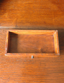 上品でシンプルな佇まいが魅力的な
アンティーク ビューロー