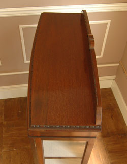 私のお家がギャラリーに変身！美しいガラスのキャビネット