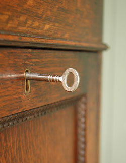 本棚と机。両方欲しい人のためのアンティークブックケース