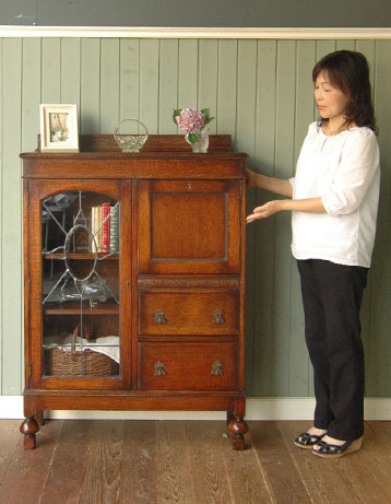 本棚と机。両方欲しい人のためのアンティークブックケース