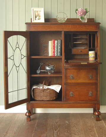 本棚と机。両方欲しい人のためのアンティークブックケース