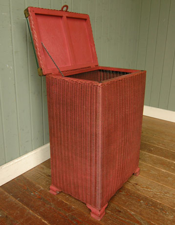 サイドテーブル代わりに最適。ロイドルームボックス