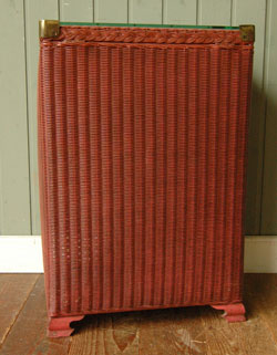 サイドテーブル代わりに最適。ロイドルームボックス