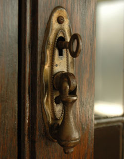 本棚と机。両方欲しい人のためのビューローブックケース