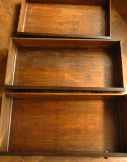 本棚と机。両方欲しい人のためのビューローブックケース