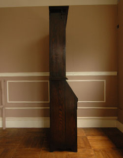 本棚と机。両方欲しい人のためのビューローブックケース