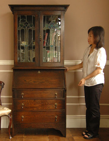 本棚と机。両方欲しい人のためのビューローブックケース