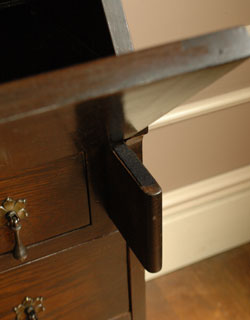 本棚と机。両方欲しい人のためのビューローブックケース