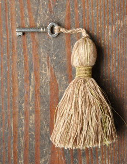 思わず一目ボレしてしまった美しさにうっとり。アンティーク　ガラス キャビネット