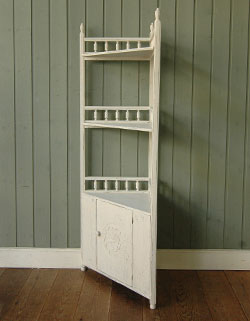 今日からコーナーが主役になる可愛いアンティーク コーナー キャビネット