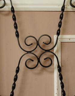 ミラーに傘、帽子・・・実用性たっぷり！小さめ玄関にもおすすめアンティーク