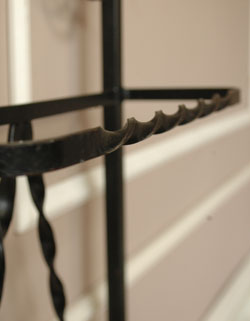 ミラーに傘、帽子・・・実用性たっぷり！小さめ玄関にもおすすめアンティーク