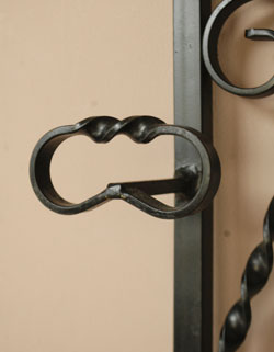 ミラーに傘、帽子・・・実用性たっぷり！小さめ玄関にもおすすめアンティーク