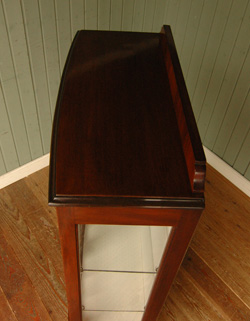 私のお家がギャラリーに変身！美しいガラスのキャビネット