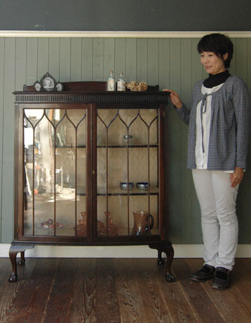 私のお家がギャラリーに変身！美しいガラスのキャビネット