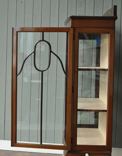 k-537-f ガラスキャビネット