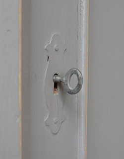 k-656-f アンティークキャビネット