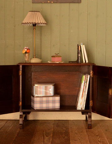 k-680-f アンティークカップボードの内側