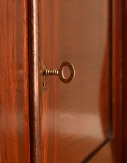 k-680-f アンティークカップボードの鍵穴