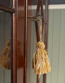 k-737k-f アンティークビューローブックケースの鍵穴１