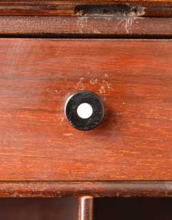 k-737k-f アンティークビューローブックケースの引き出し取っ手２