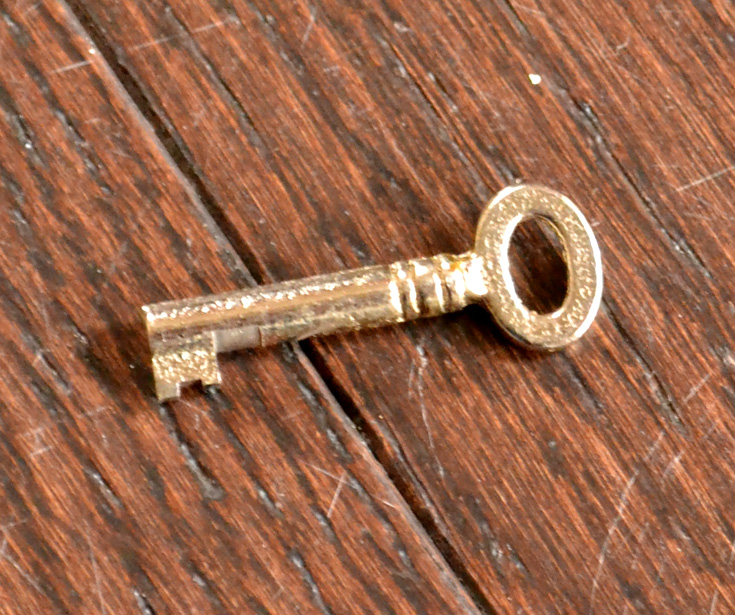 k-745-f アンティークガラスキャビネットの鍵