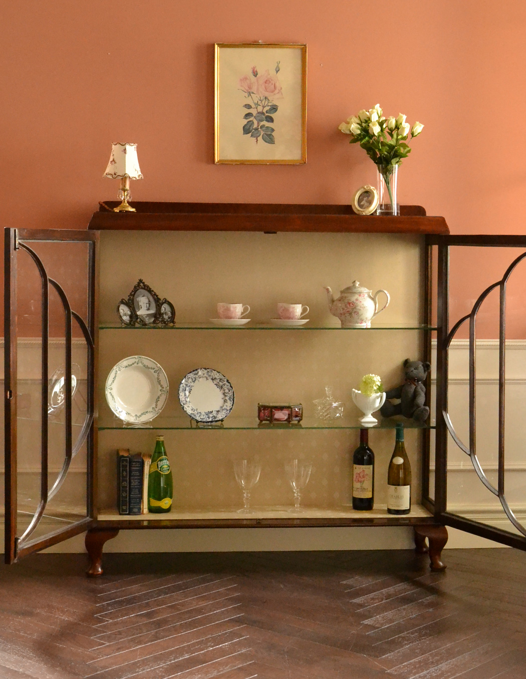 k-745-f アンティークガラスキャビネットのオープン時