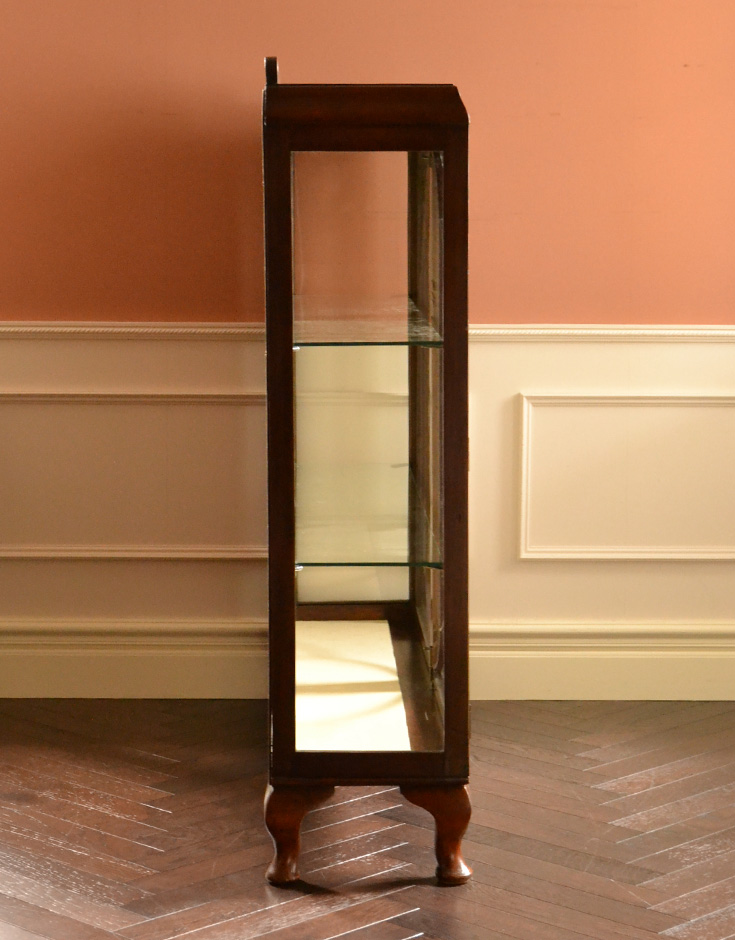 k-745-f アンティークガラスキャビネットの横