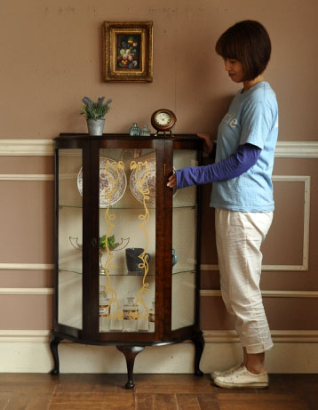 k-748-f アンティークガラスキャビネットのモデル入り