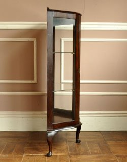 k-748-f アンティークガラスキャビネットの横