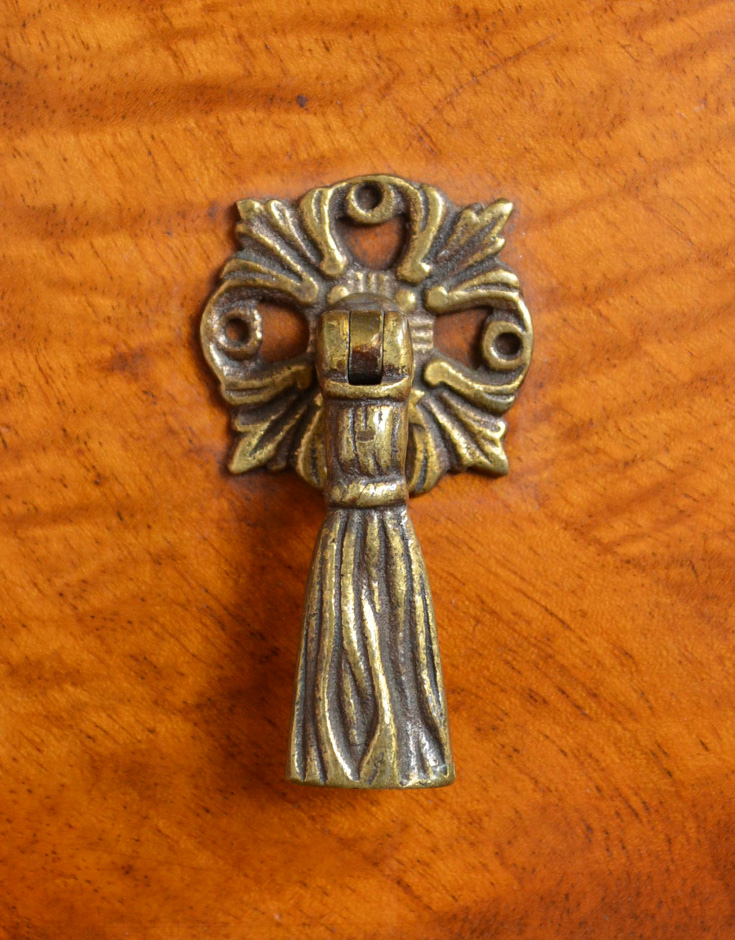 k-826-f アンティークキャビネットの取っ手