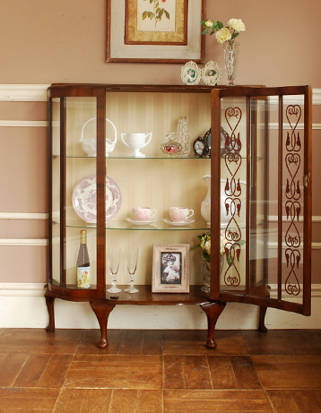 k-860-f アンティークガラスキャビネットのオープン時