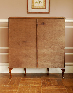 k-860-f アンティークガラスキャビネットの後ろ