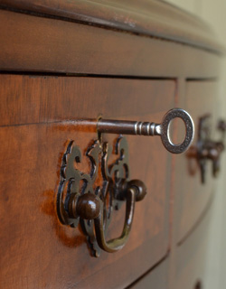 k-867-f アンティークデスクの鍵穴