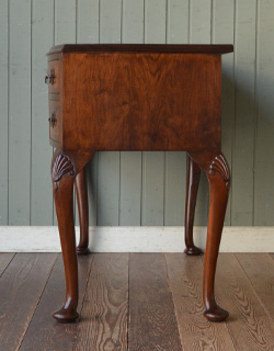 k-867-f アンティークデスクの横