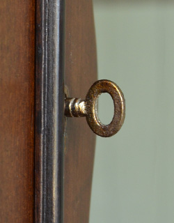 k-876-f アンティークガラスキャビネットの鍵穴